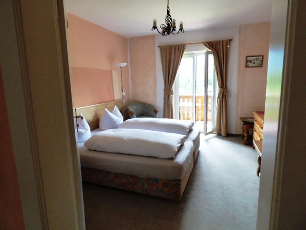 Baeckeralm - B&B 16 + Mittenwald