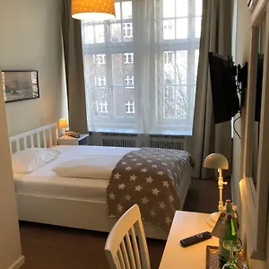 hotel-fresena-im-dammtorpalais.hamburg-hotels-de.com/