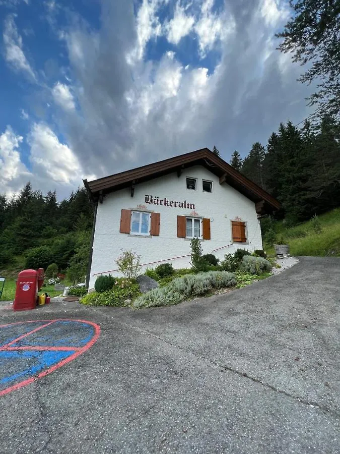 Bäckeralm© - B&B 16 + Mittenwald Frühstückspension