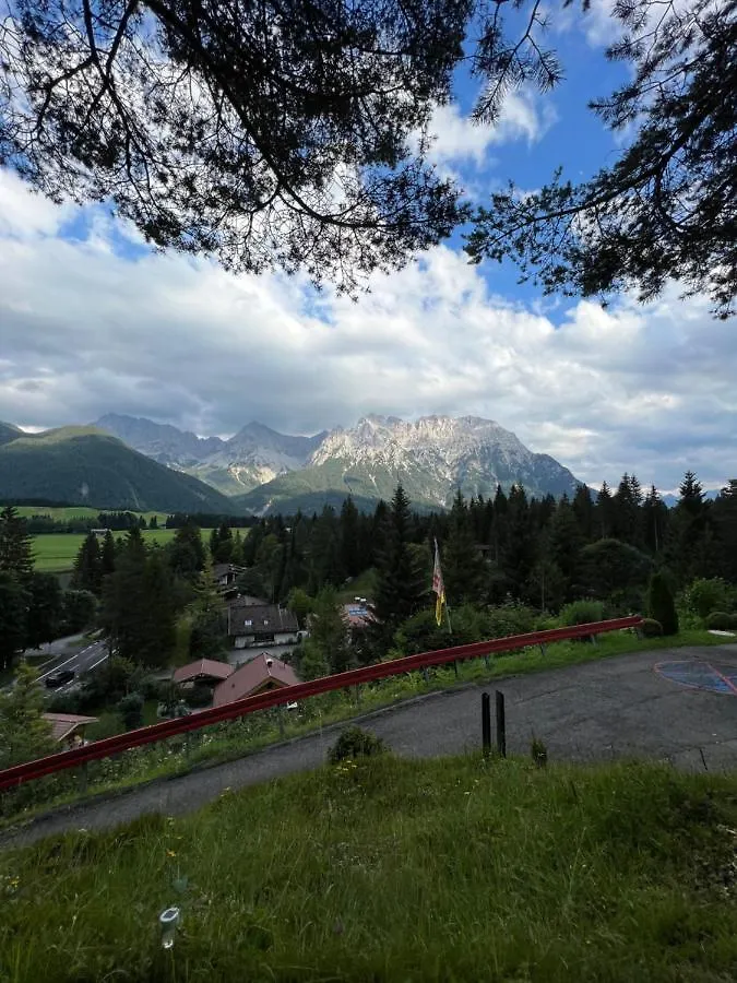 Bäckeralm© - B&B 16 + Mittenwald